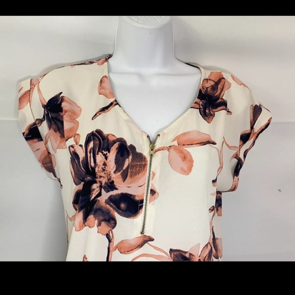 Tovia Short Sleeve 1/4 Zip Up Top Womens S Peach Pink Floral Stretchy Blouse I1 - Picture 2 of 6